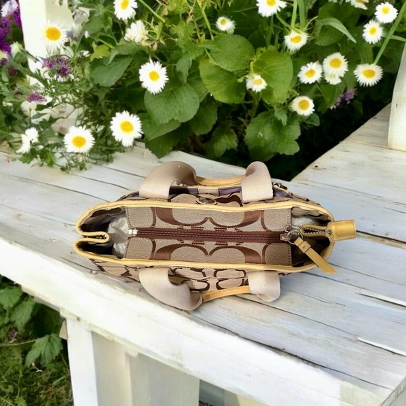 Coach Daisy Signature Tote Bag (EUC) - Picture 13 of 16